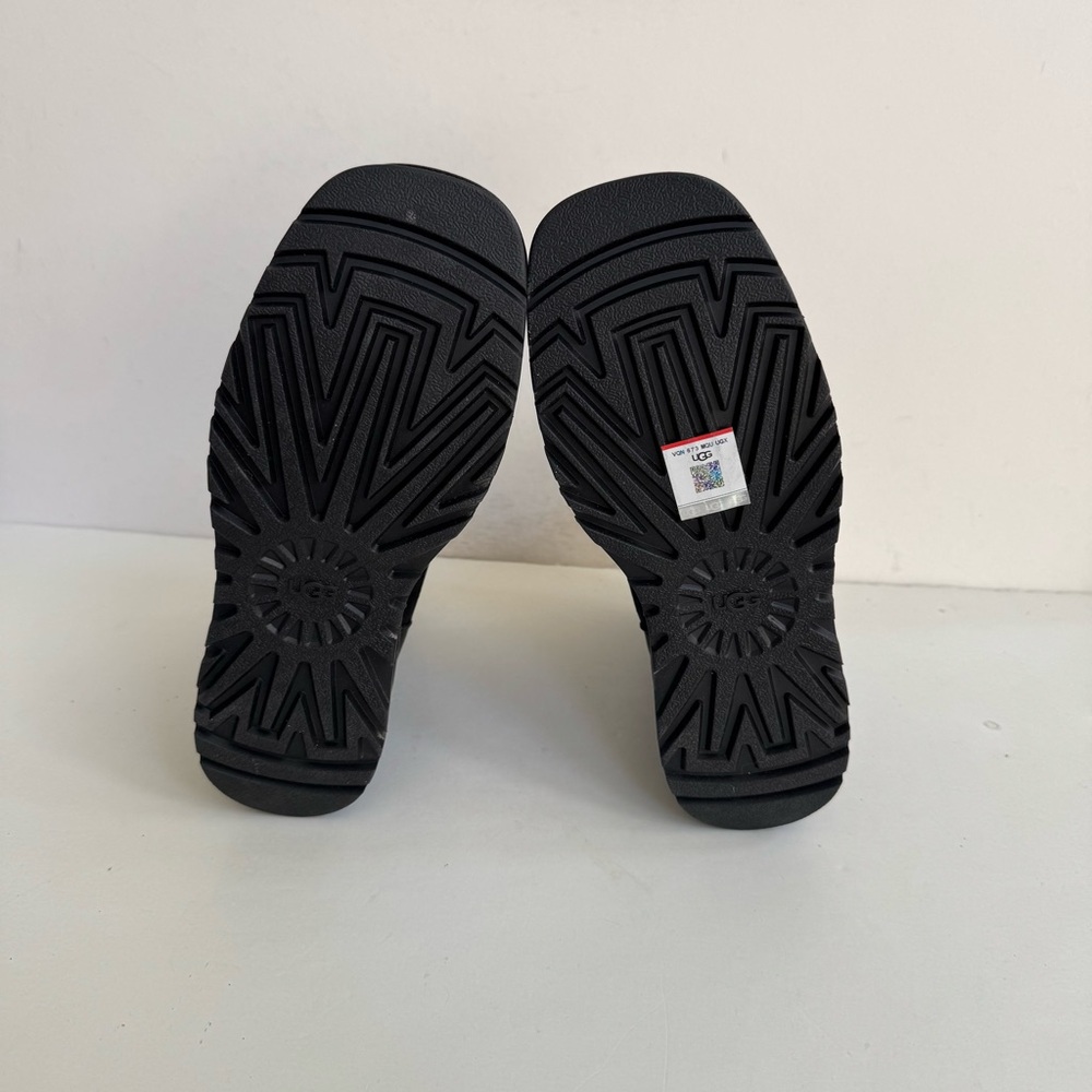 UGG Black Platform Shoes - Picture 5 of 5